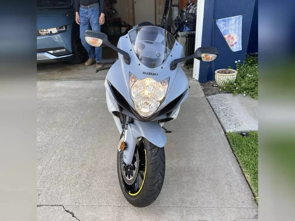2025 Yamaha TMax 560 - 2025 Yamaha YFZ450R SE