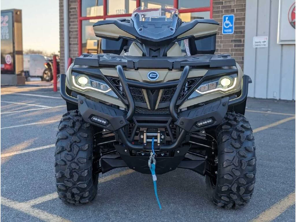 2025 Yamaha TMax 560 - 2025 Yamaha YFZ450R SE