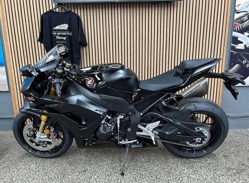 2025 Yamaha TMax 560 - 2025 Yamaha YFZ450R SE
