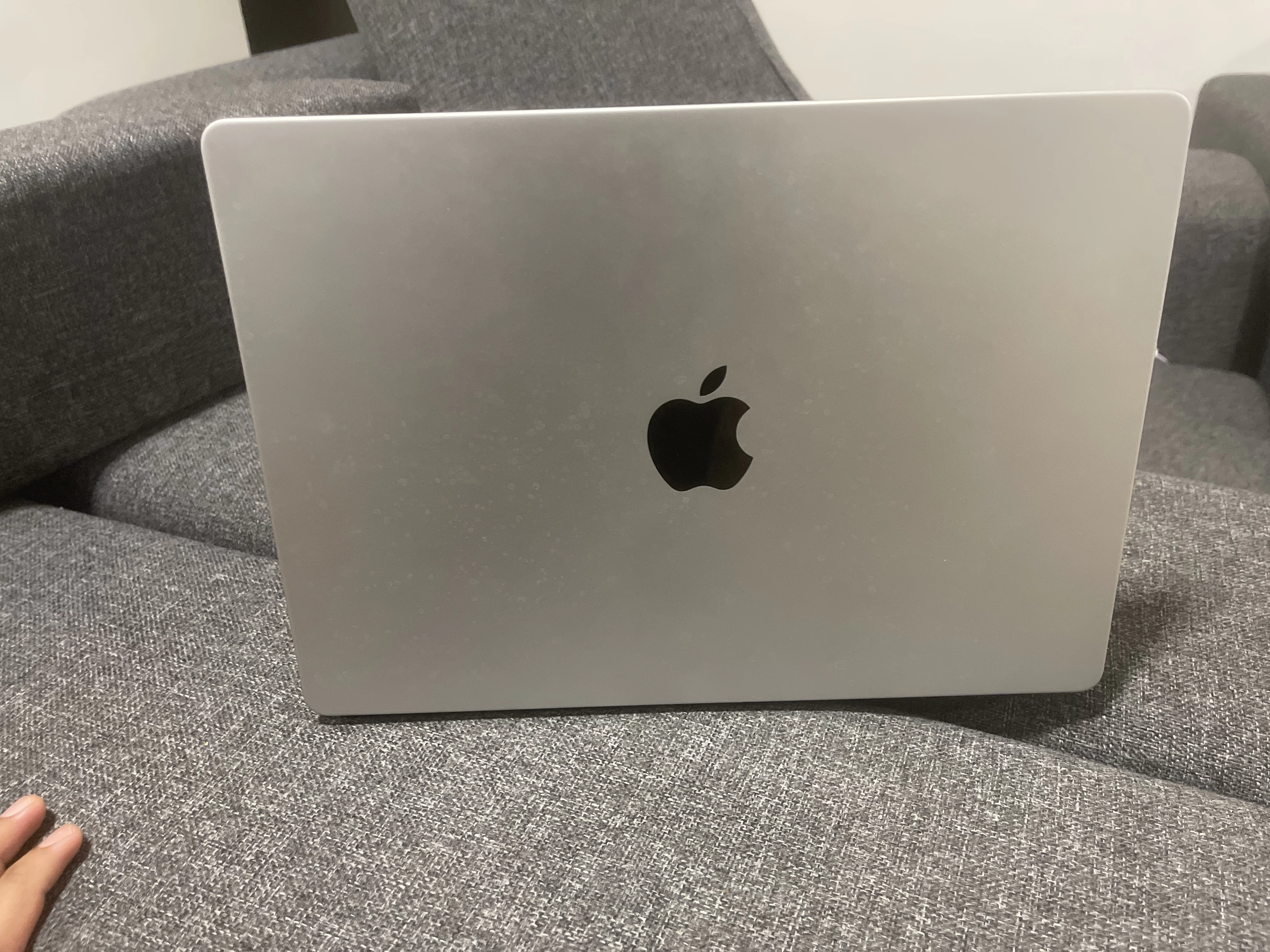Apple MacBook 14 pro 2024