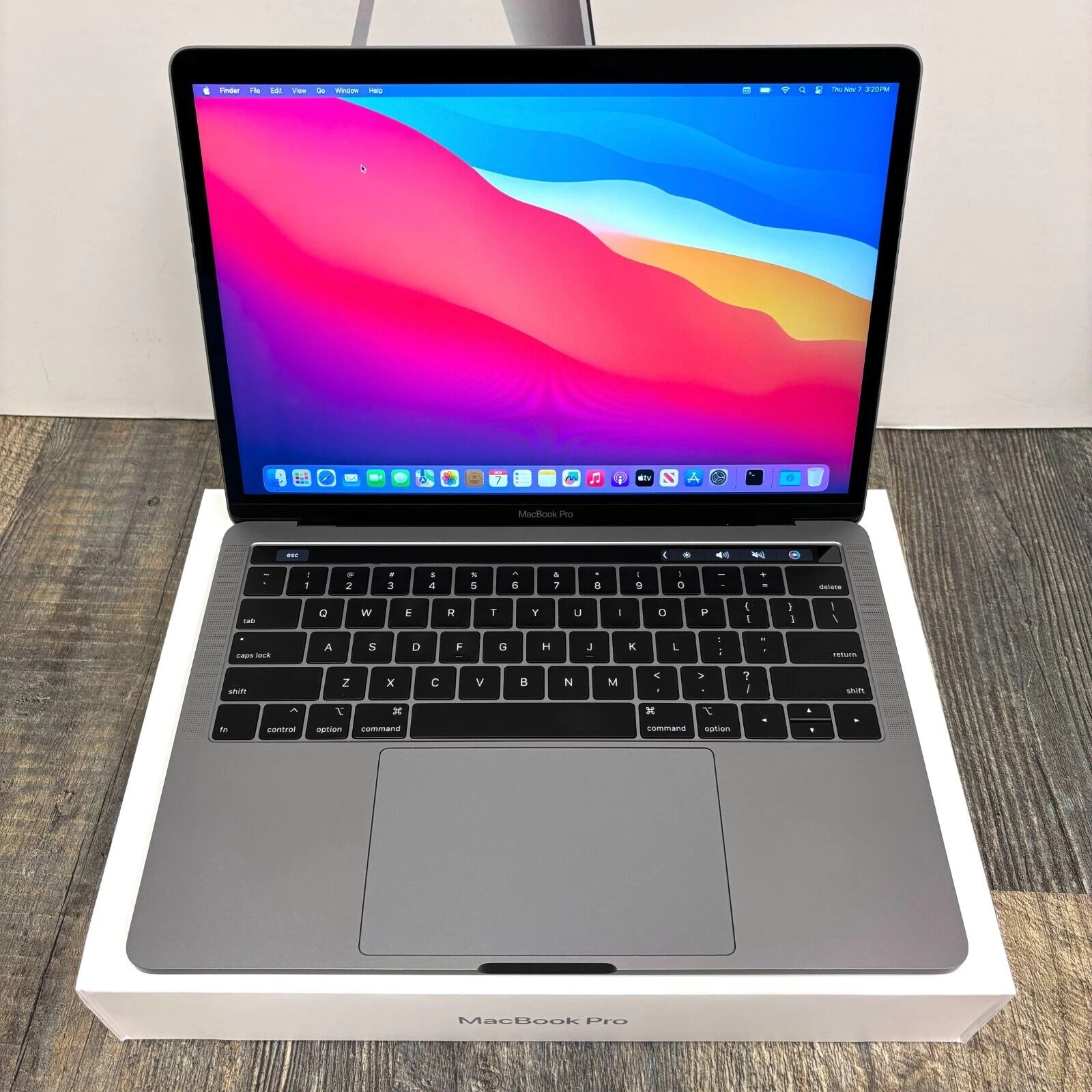 Apple MacBook Pro 14 inch 2026 512GB SSD 16GB RAM M5, 10-Core. Silver, Warranty