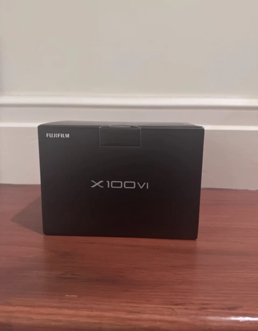 Original Fujifilm X100VI Digital Camera With Zero Shutter Count.